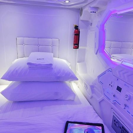 Met A Space Pod @Phrom Phong Μπανγκόκ Εξωτερικό φωτογραφία