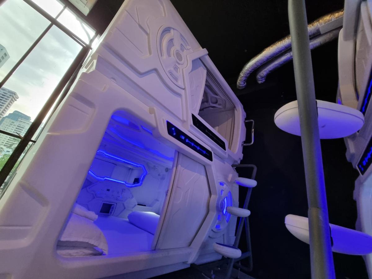Met A Space Pod @Phrom Phong Μπανγκόκ Εξωτερικό φωτογραφία