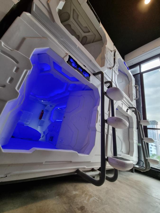Met A Space Pod @Phrom Phong Μπανγκόκ Εξωτερικό φωτογραφία