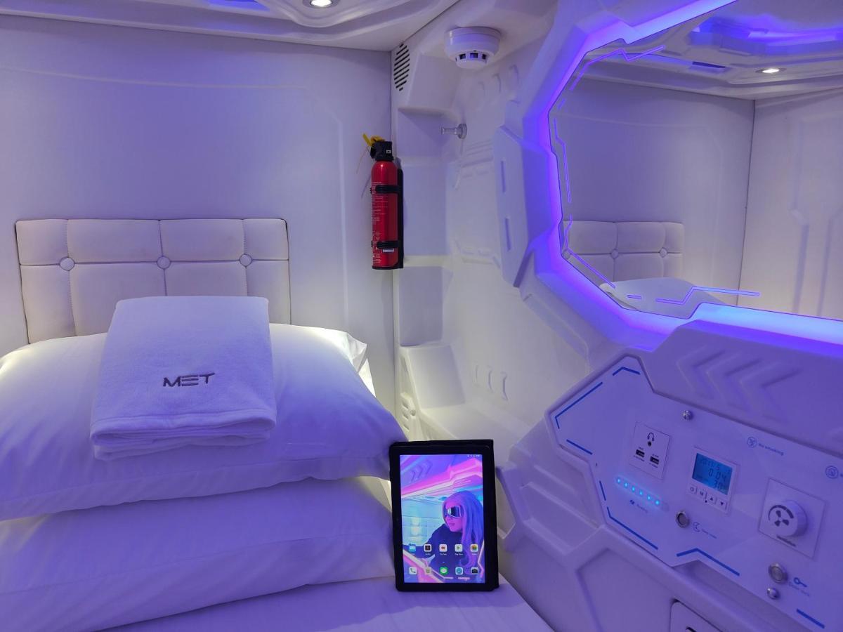 Met A Space Pod @Phrom Phong Μπανγκόκ Εξωτερικό φωτογραφία