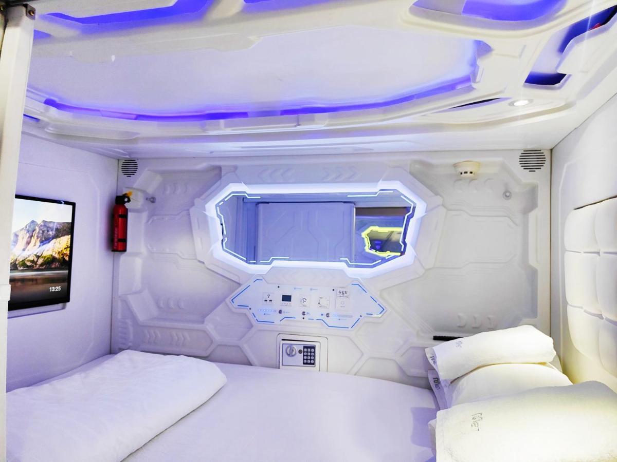 Met A Space Pod @Phrom Phong Μπανγκόκ Εξωτερικό φωτογραφία